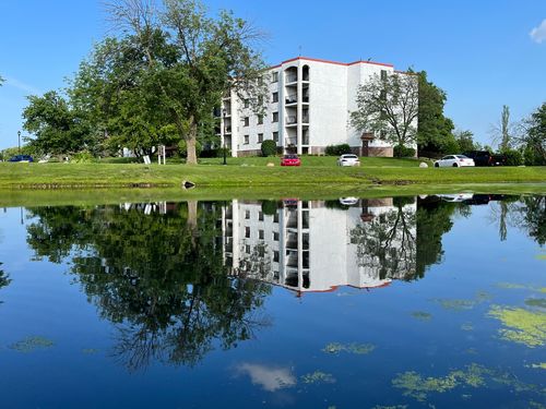 apt-410-350 Plum Creek Dr, Wheeling, IL, 60090-6345 | Card Image