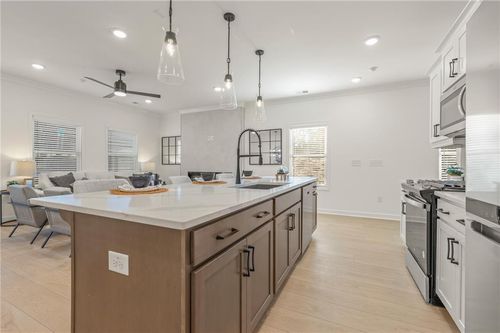 684 Sunstone Ln, Lawrenceville, GA, 30043-3390 | Card Image