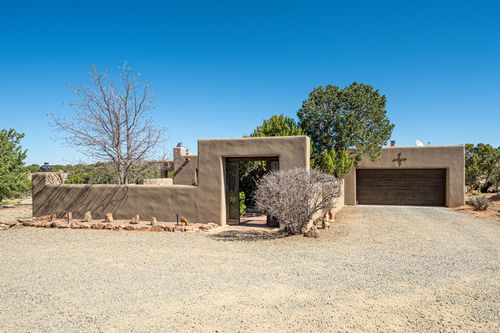 42 Estambre Road, Santa Fe, NM, 87508 | Card Image