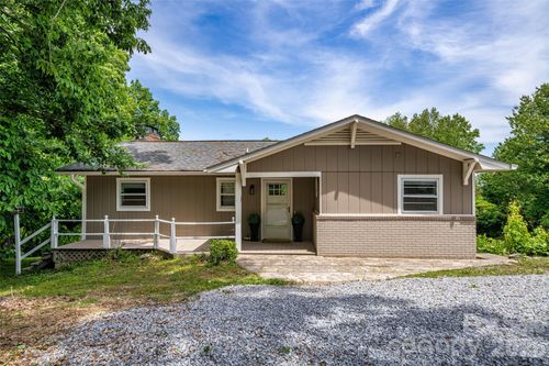69 Milburn Ln, Hendersonville, NC, 28792-4501 | Card Image