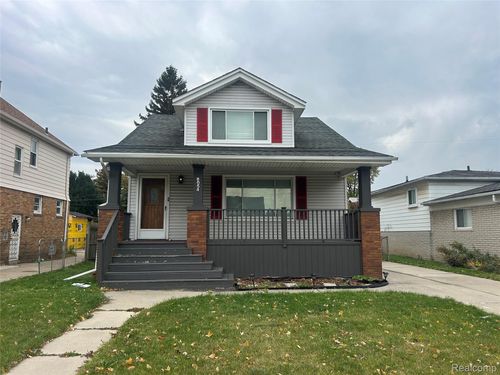 8054 Potomac, Center Line, MI, 48015-1629 | Card Image