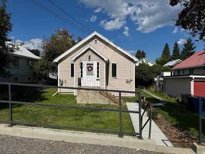 445 4 Th Ave, House other with 2 bedrooms, 1 bathrooms and 2 parking in Kimberley BC | Image 1