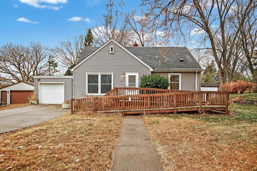 2057 Giesmann St, Roseville, MN, 55113-6651 | Card Image