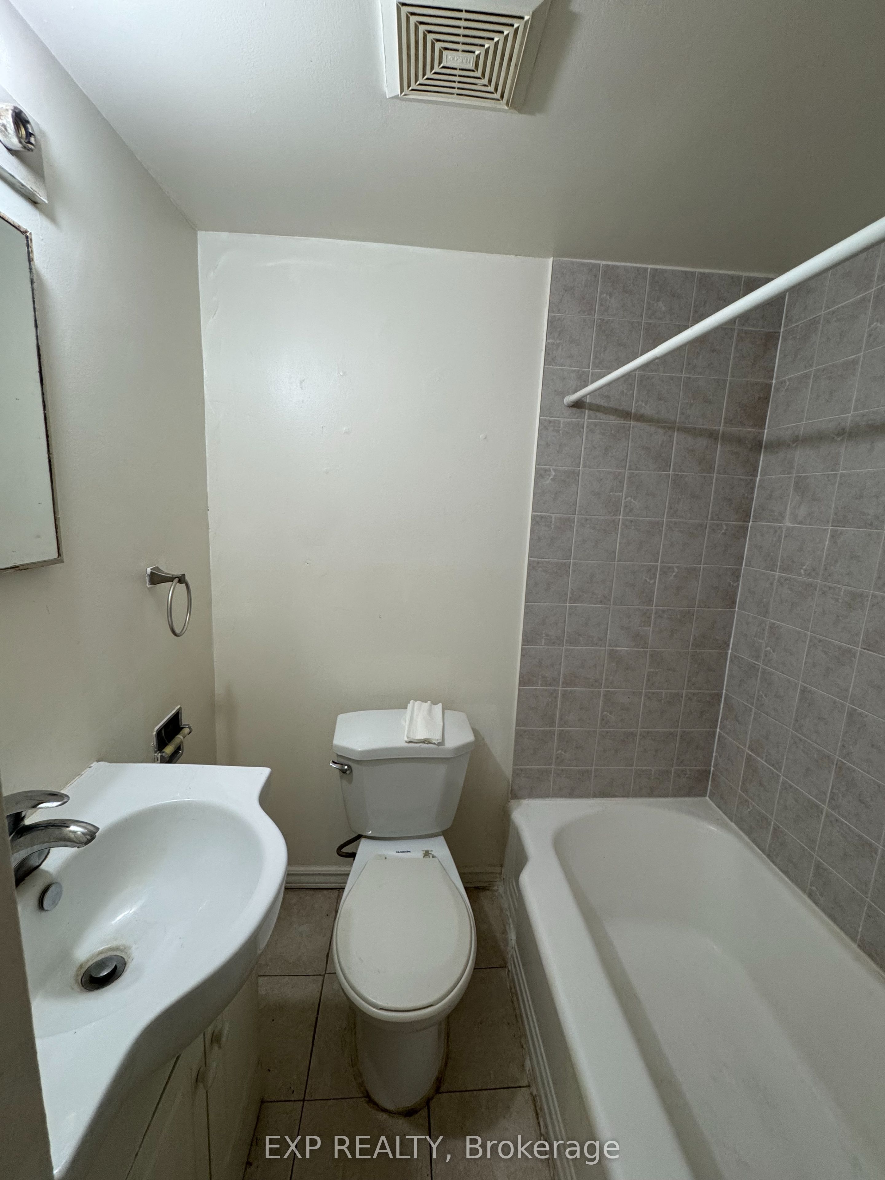 Residential Lease in Vanier and Kingsview Park 5