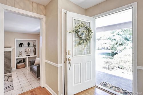 33 E Mayer Dr, Suffern, NY, 10901-3423 | Card Image