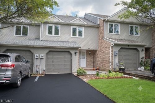 18 Guilford Ct, Morris Plains, NJ, 07950-1256 | Card Image