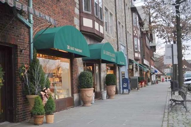 Garth Road is a self contained tree lined street and 1/2 mile long starting at the Scarsdale Metro North Train Station and ending at the ball field. Easy walk to Scarsdale village and train. It's only a 33 minute train ride to Grand Central Terminal. As a resident you are entitled to join the Town’s Lake Isle Park, that features a Par 70, 18 hole golf course, 8 Tennis courts and 5 swimming pools including a 50 meter Olympic Pool with eight racing lanes. | Image 36