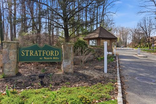 30 Yale Dr, Manhasset, NY, 11030-4045 | Card Image