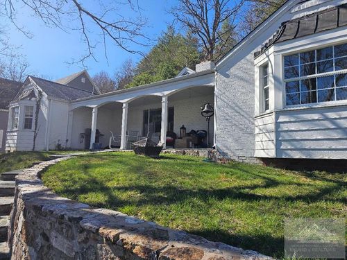 42 College Dr, Bluefield, VA, 24605-1736 | Card Image