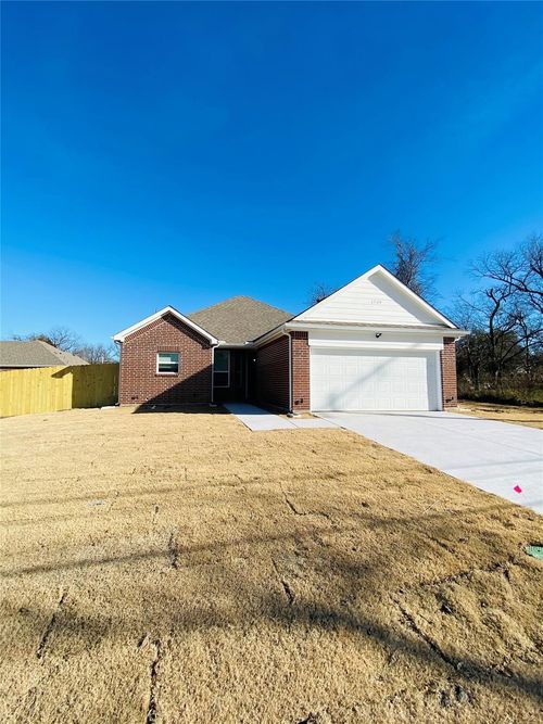 1709 Wright St, Greenville, TX, 75401-3208 | Card Image