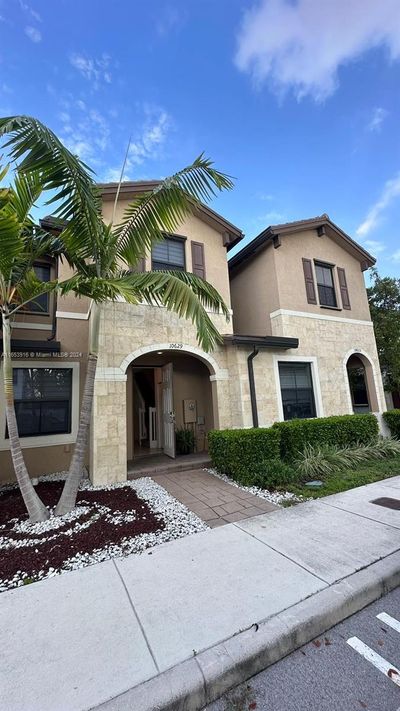 0 - 10629 W 32nd Ln, Townhouse with 3 bedrooms, 2 bathrooms and null parking in Hialeah FL | Image 1