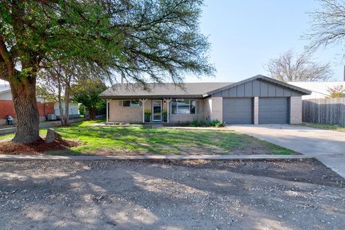 1415 Bandera Dr, Roscoe, TX, 79545-3501 | Card Image