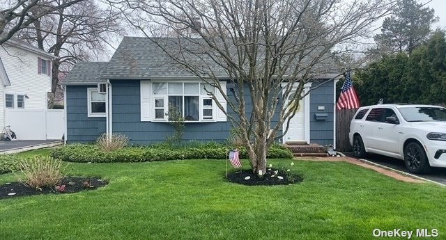 7th St, Locust Valley, NY 11560