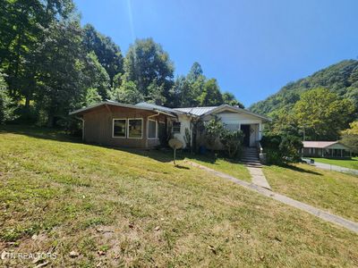 177 Almond Drive, House other with 3 bedrooms, 1 bathrooms and null parking in Pennington Gap VA | Image 2