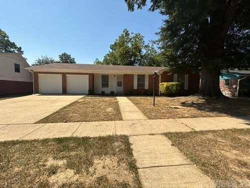 7317 Fairways Drive, Little Rock, AR, 72204-8403 | Card Image