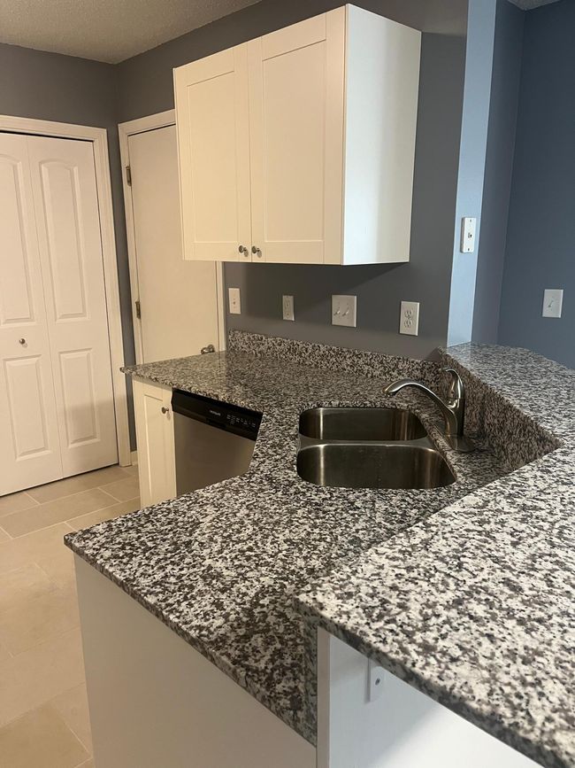 1928 Glenfield Ct, Townhouse with 2 bedrooms, 1 bathrooms and null parking in Eagan MN | Image 14
