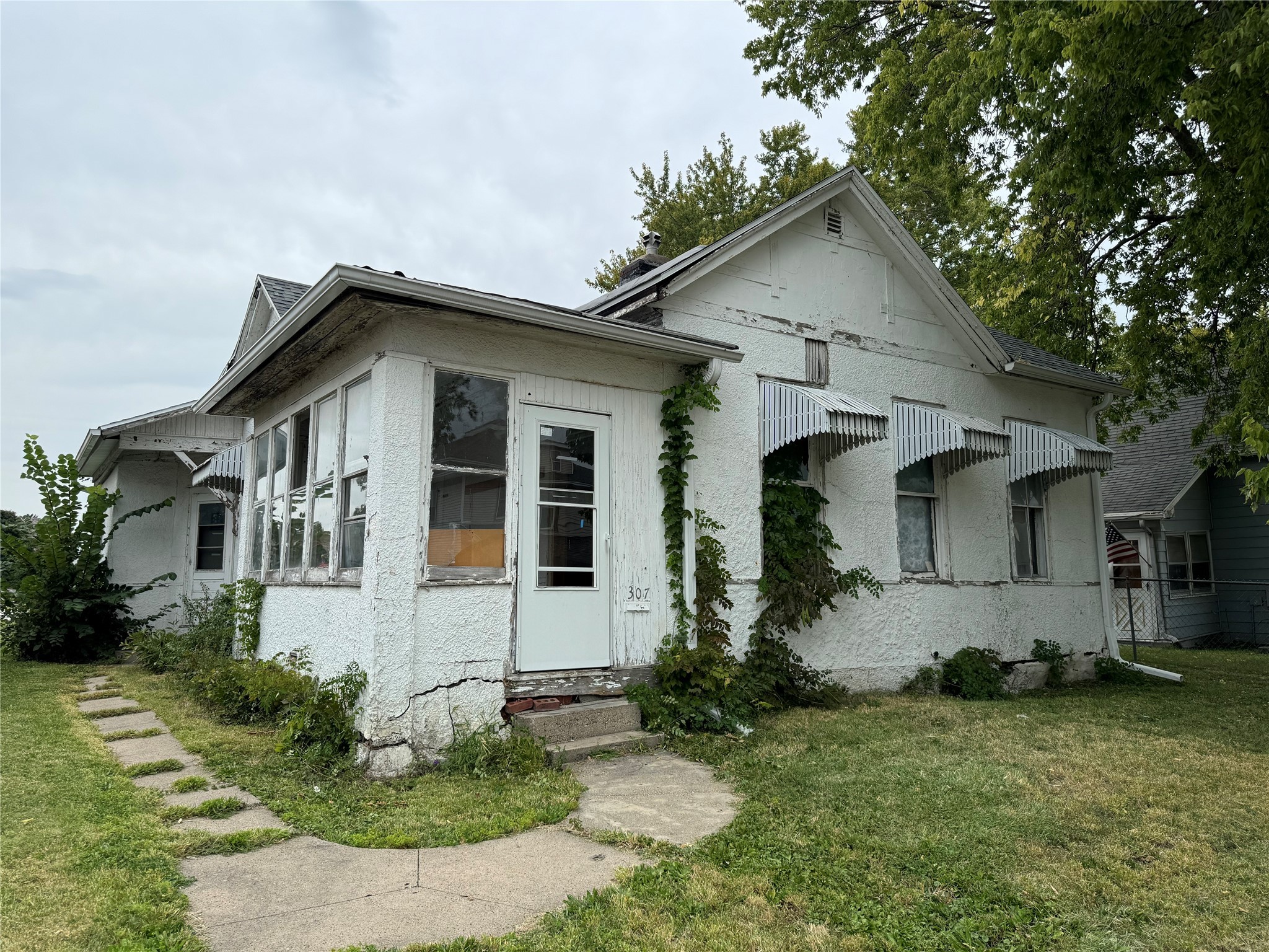 Howard St, Indianola, IA 50125