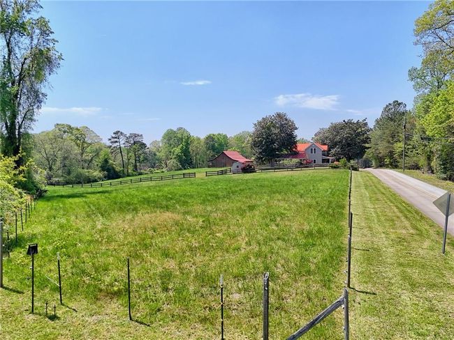 1096 Sutton Mill Rd, House other with 3 bedrooms, 2 bathrooms and 9 parking in Clarkesville GA | Image 7