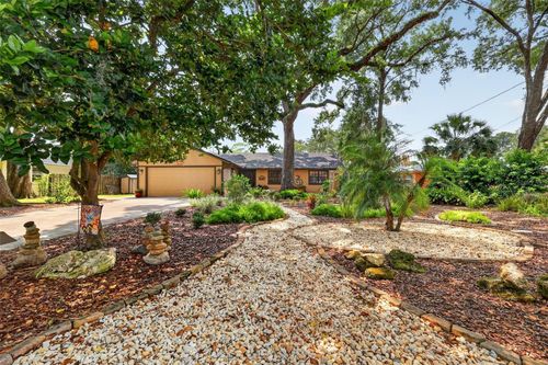 2115 Suzanne Dr, Mount Dora, FL, 32757-9506 | Card Image