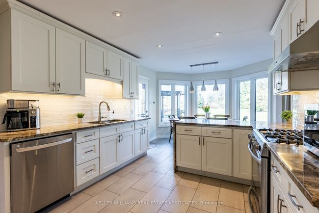 23 Meander Close, House other with 5 bedrooms, 3 bathrooms and 6 parking in Carlisle ON | Image 13