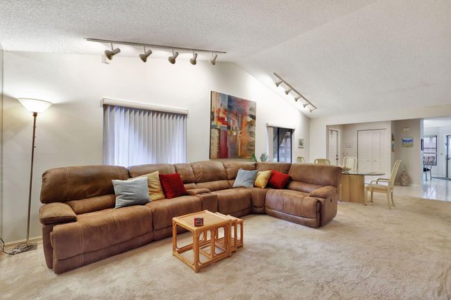 10088 Shadywood Pl, Condo with 2 bedrooms, 2 bathrooms and null parking in Boynton Beach FL | Image 12