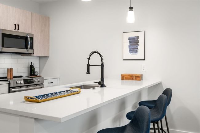 APT-201 - 10 Somerset Ave, Condo with 2 bedrooms, 2 bathrooms and null parking in Winthrop MA | Image 7