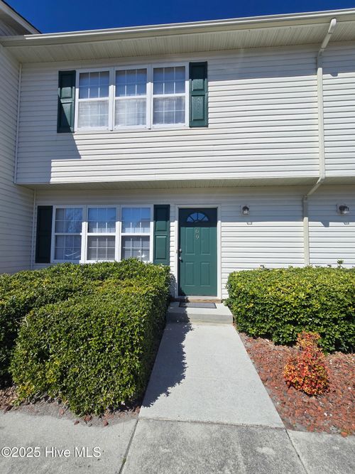 69 Crush Ct, Swansboro, NC, 28584-8366 | Card Image