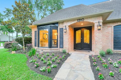 1310 Devon Glen Dr, Houston, TX, 77077-3212 | Card Image