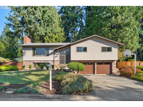 2883 Se Spruce St, Hillsboro, OR, 97123-7380 | Card Image