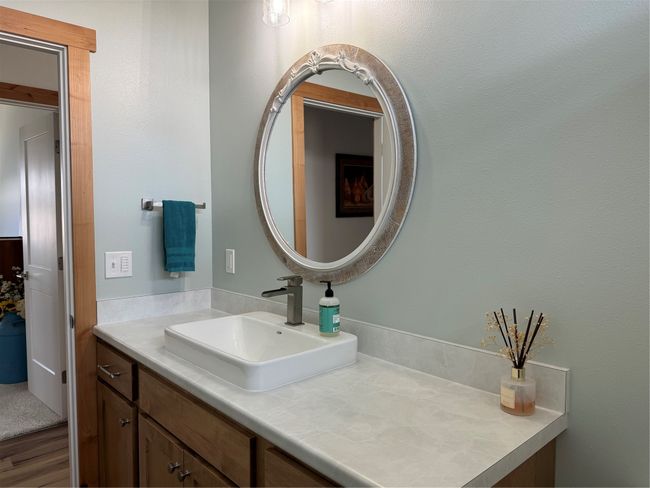 Guest Full Bathroom | Image 35