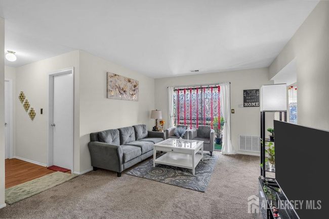 72C - 72 Golden Sq, Townhouse with 2 bedrooms, 2 bathrooms and null parking in Woodbridge NJ | Image 10