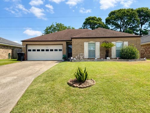 8506 Lynwood Ln, Port Arthur, TX, 77642-7213 | Card Image