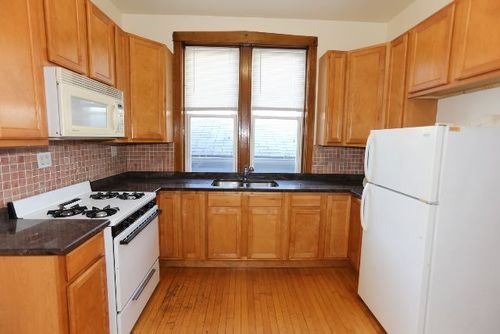 apt-1r-2312 W Iowa St, Chicago, IL, 60622-4706 | Card Image