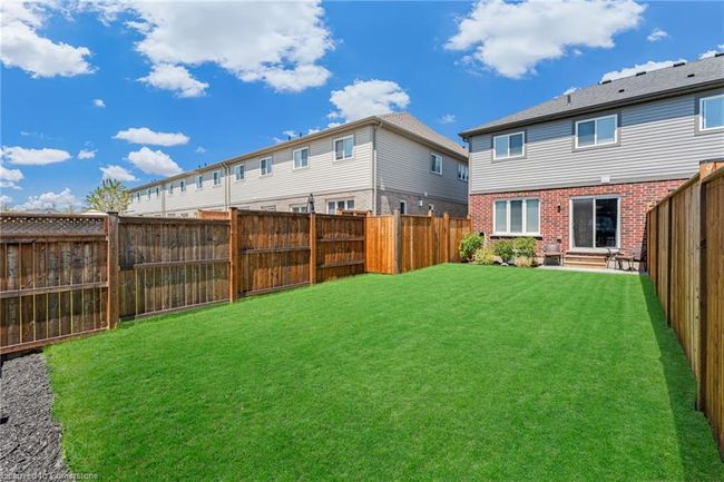 111 Heron St, Townhouse with 3 bedrooms, 3 bathrooms and 2 parking in Welland ON | Image 4
