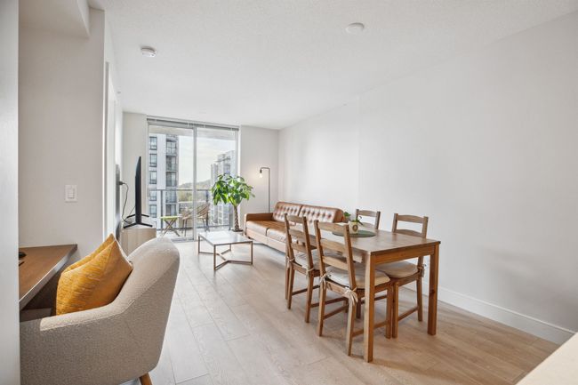 1708 - 3007 Glen Dr, Condo with 1 bedrooms, 1 bathrooms and 1 parking in Coquitlam BC | Image 7