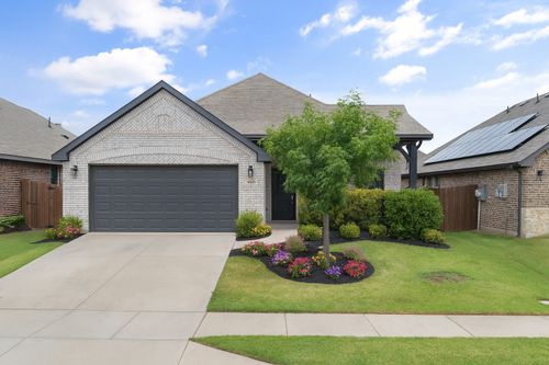 1345 Queens Brook Ln, Fort Worth, TX, 76140-5746 | Card Image