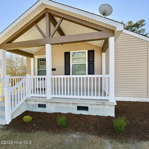201 Hawthorne Rd, Edenton, NC, 27932-1460 | Card Image