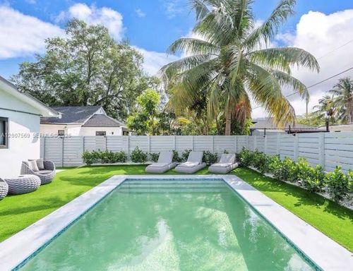 400 Nw 40th St, Miami, FL, 33127 | Card Image