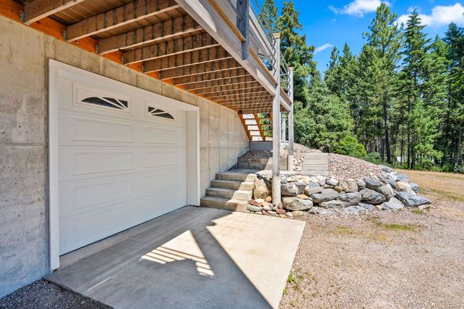 Lower level garage entry | Image 44