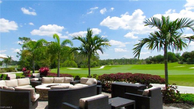 Indoor and Outdoor Dining Options | Image 19