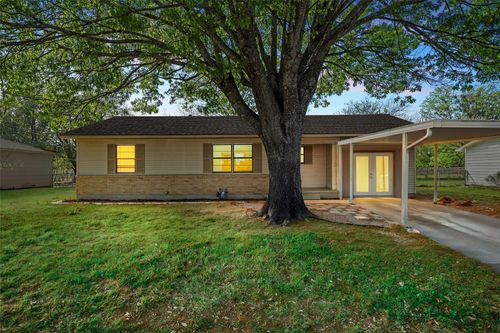 901 N Main St, West, TX, 76691-1217 | Card Image