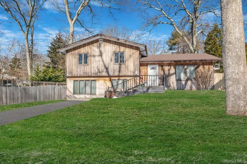 74 Hempstead Dr, Sound Beach, NY, 11789-3129 | Card Image