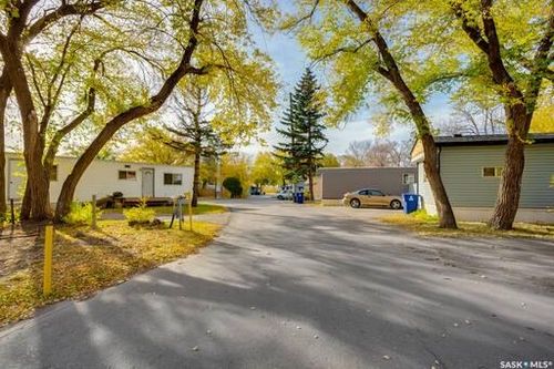 1524 Rayner Ave, Saskatoon, SK, S7N1Y1 | Card Image