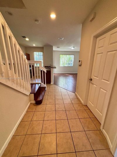 1207 Abaco Ln, Townhouse with 3 bedrooms, 3 bathrooms and null parking in Riviera Beach FL | Image 3