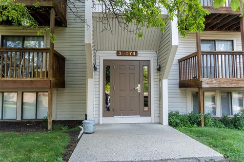 unit-110-30074 W 12 Mile Rd, Farmington Hills, MI, 48334-3938 | Card Image