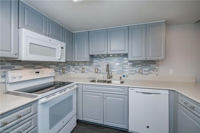 104 - 1051 Forrest Nelson Blvd, Condo with 2 bedrooms, 2 bathrooms and null parking in PORT CHARLOTTE FL | Image 12