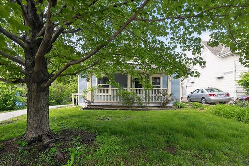 1522 W Walnut St, Independence, MO, 64050-3550 | Card Image