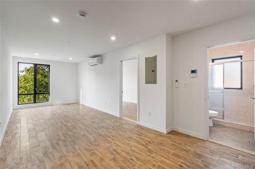 3b-213 38th Ave, Bayside, NY, 11361-2069 | Card Image