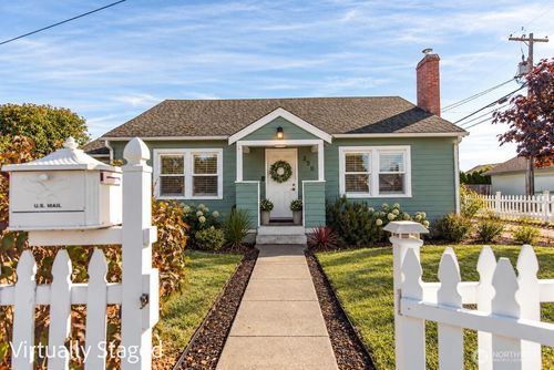 230 N 3rd Ave, Sequim, WA, 98382-3305 | Card Image
