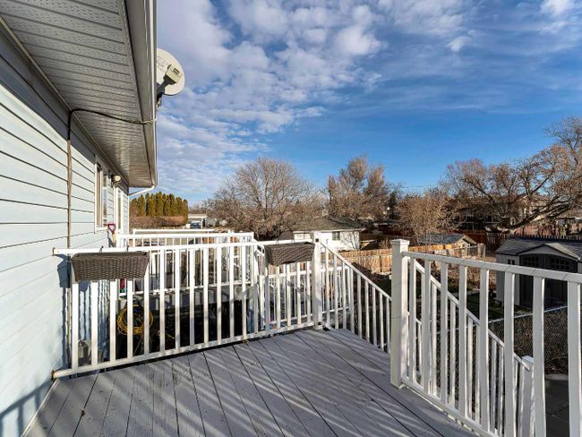 611 2 Street Se, Home with 3 bedrooms, 1 bathrooms and 2 parking in Redcliff AB | Image 18
